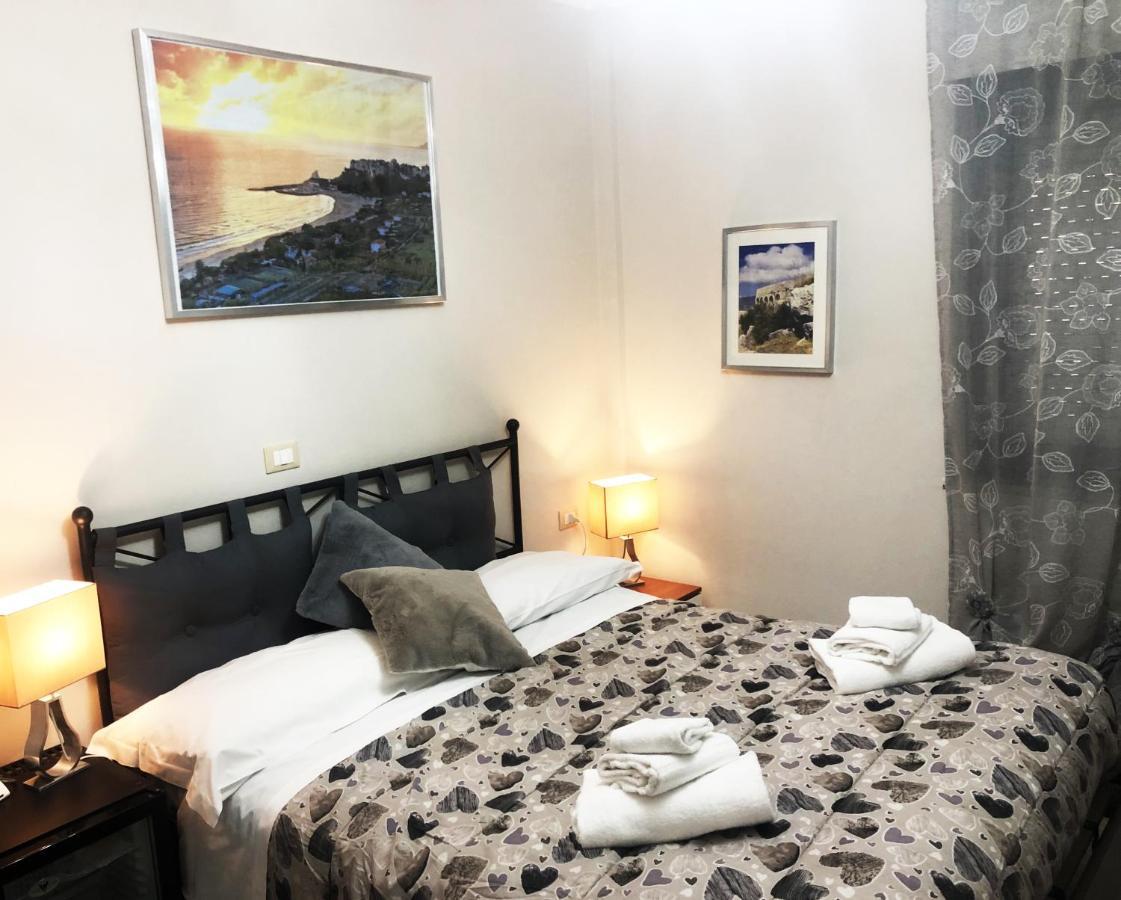 Bed and Breakfast Il Giardino Di Adriana Terracina Zewnętrze zdjęcie
