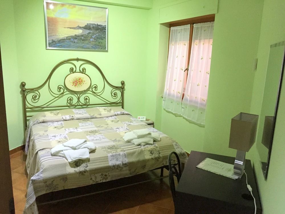 Bed and Breakfast Il Giardino Di Adriana Terracina Zewnętrze zdjęcie