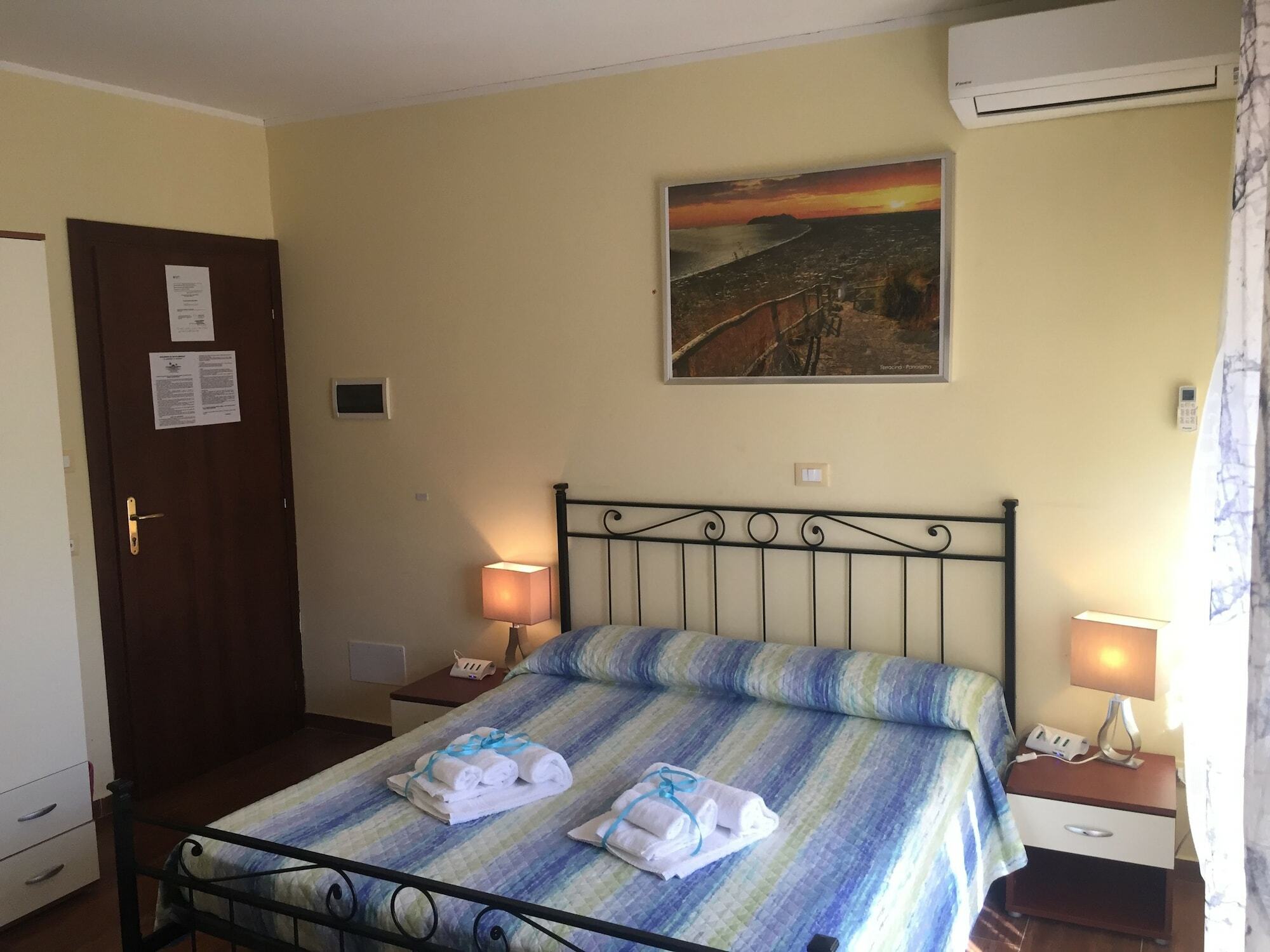 Bed and Breakfast Il Giardino Di Adriana Terracina Zewnętrze zdjęcie